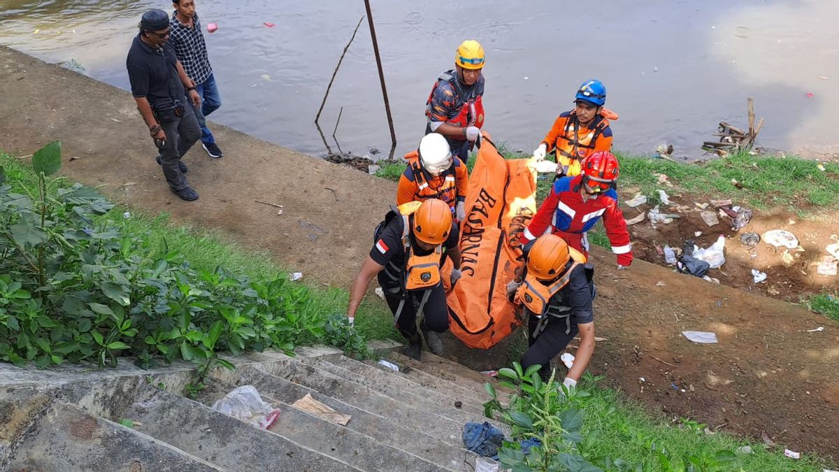 70 Years Of Elderly Mancing In Ciliwung River Found 9 Km From Lost Location