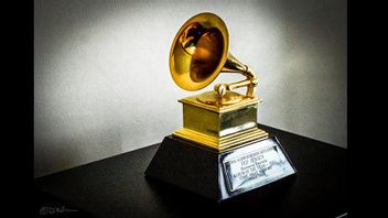 2月23日歴史:歴史的グラミー賞は、今年の歌部門のための2つの受賞者を設定します