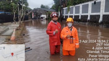 DKIジャカルタ洪水、チランダックジャクセルで最大160cmに達する浸水