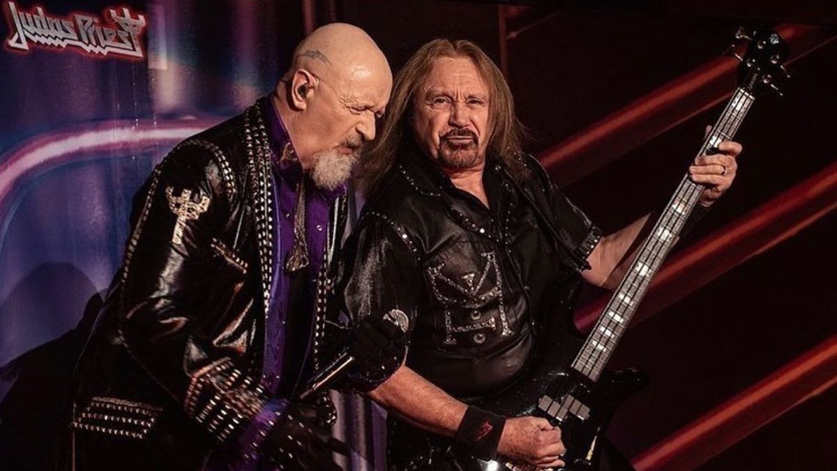 Judas Priest’s Music Career Travel Book, Decade Of Dimination Publié Juin