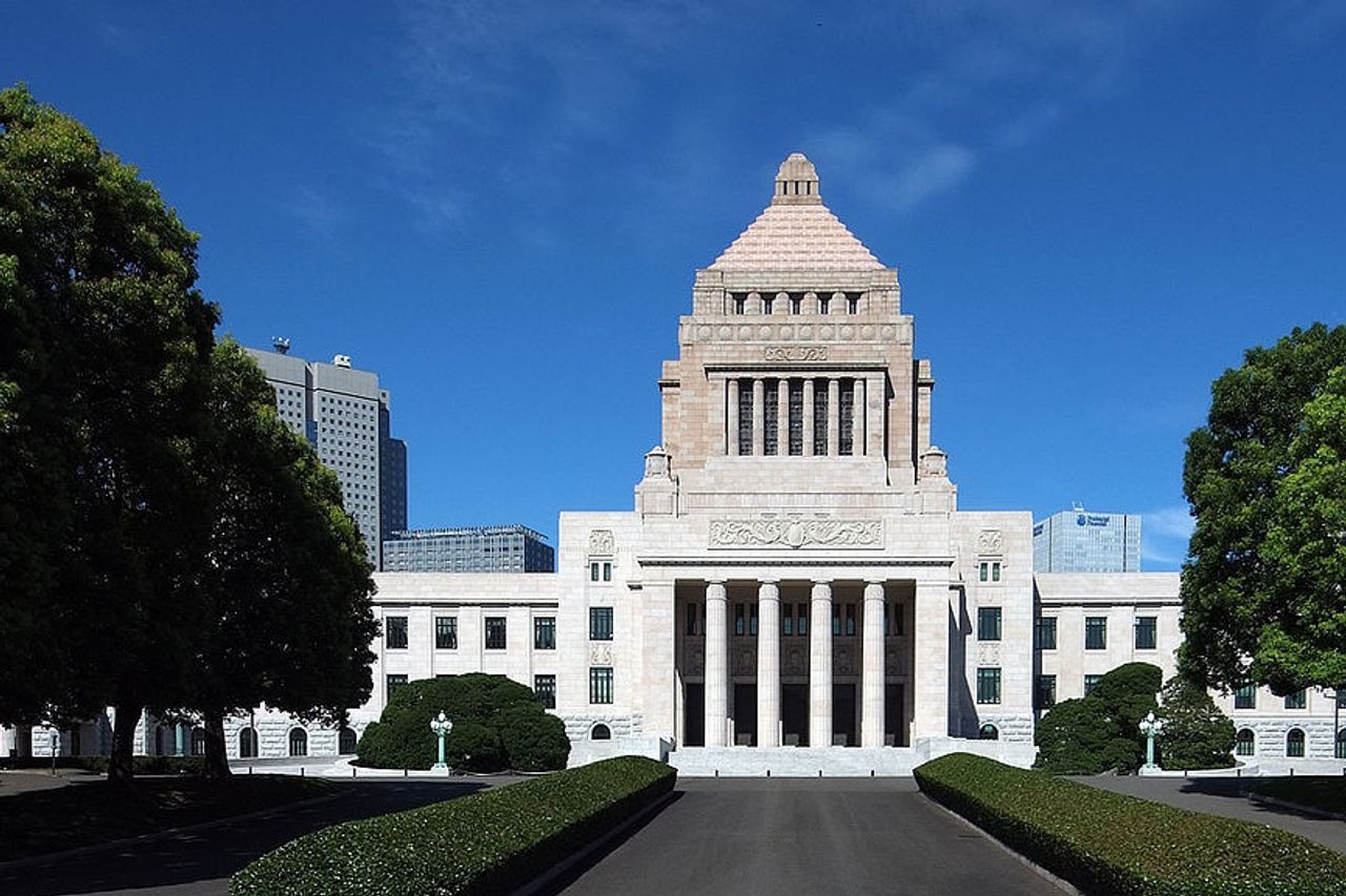 予算が狂っているので、日本の首都を移動することは言説のまま