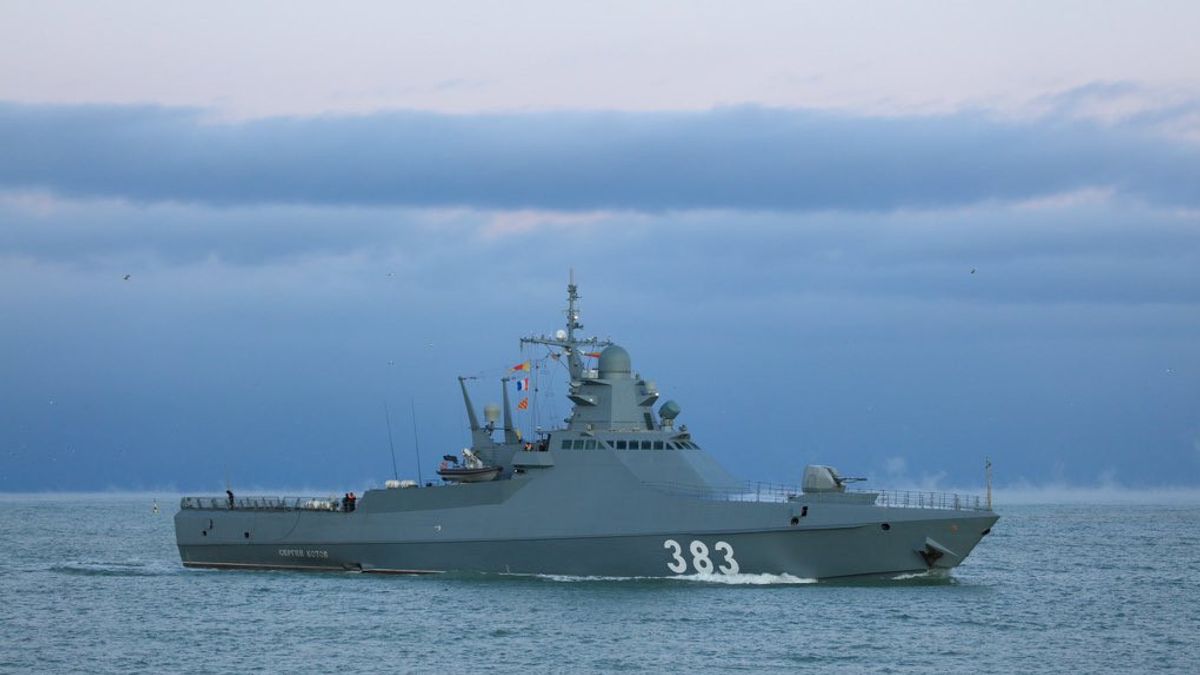 Un drone maritime ukrainien frappe avec succès un navire de patrouille sophistiqué de la flotte russe de mer Noire