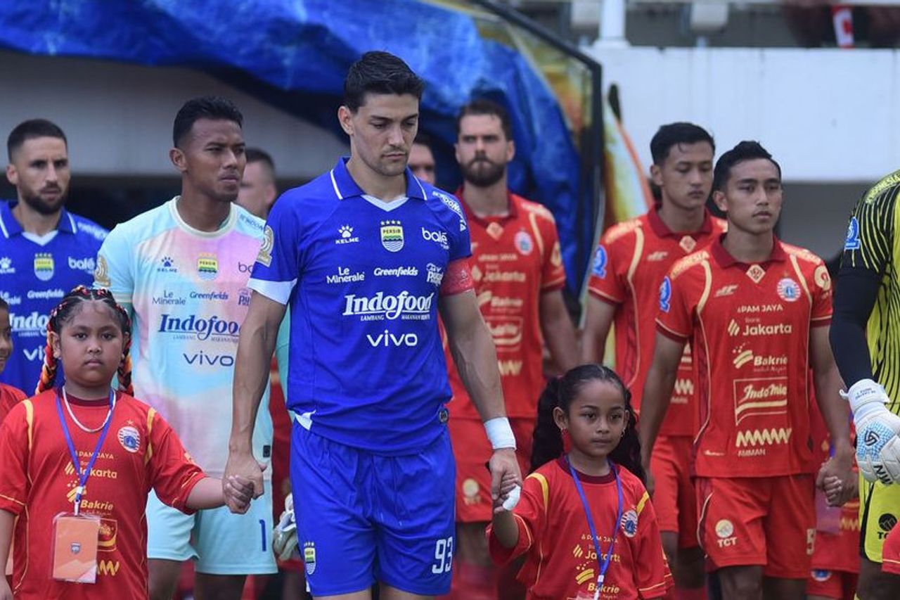 ペルシブ　バンドン　インドネシアのサッカー ペルシブ バンドン インドネシアのサッカー - メルカリ