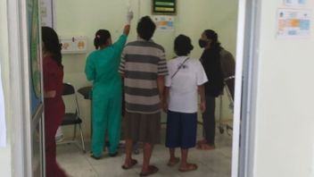 مكتب الصحة في شرق مانغاراي يأخذ عينات غذائية يشتبه في أنها تسبب تسمما لعشرات السكان