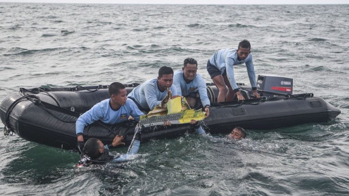 SAR TNI AL: Puing-puing Pesawat Jadi Kendala Pencarian Black Box Sriwijaya Air SJ-182