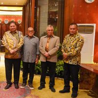 Airlangga Hartarto Dijamu Oleh Sesepuh Partai Golkar: Soliditas Partai Harus Tetap Terjaga