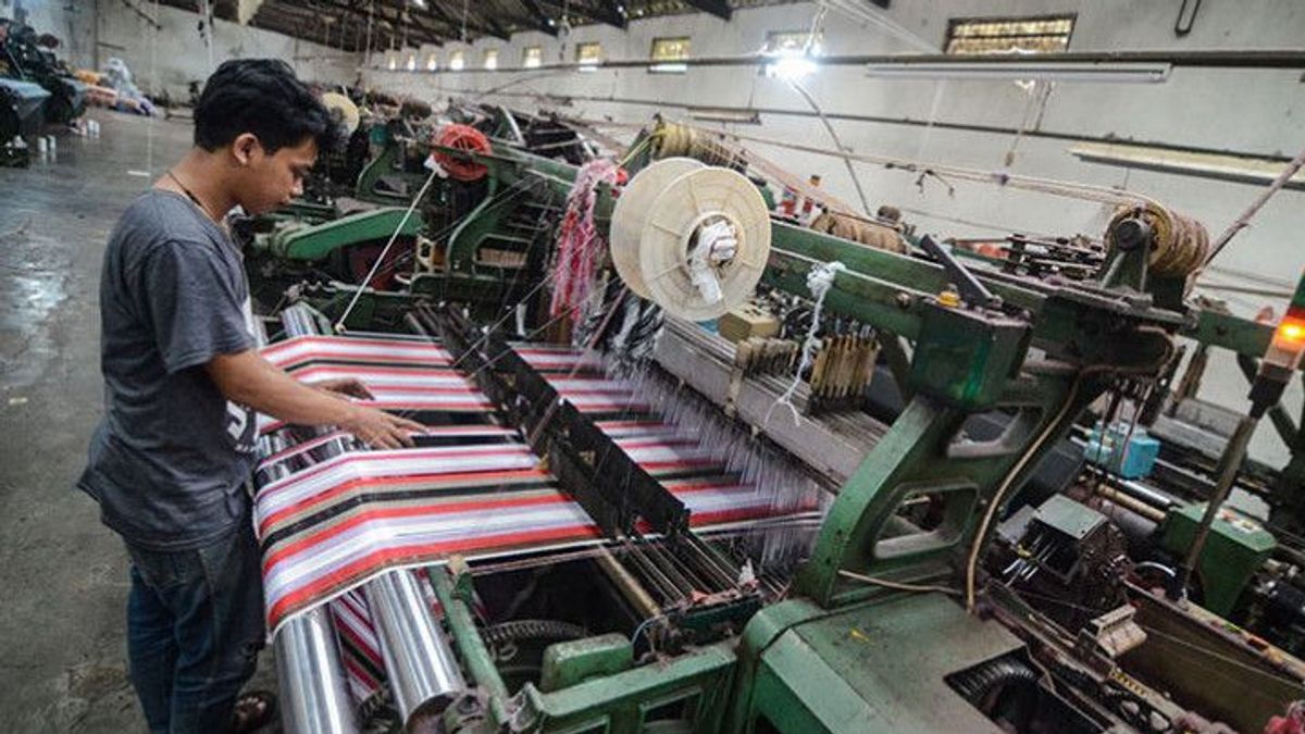 The Ministry Of Industry Conducts A Machine Restructuring Program To Support The TPT Industry Can Increase Competitiveness