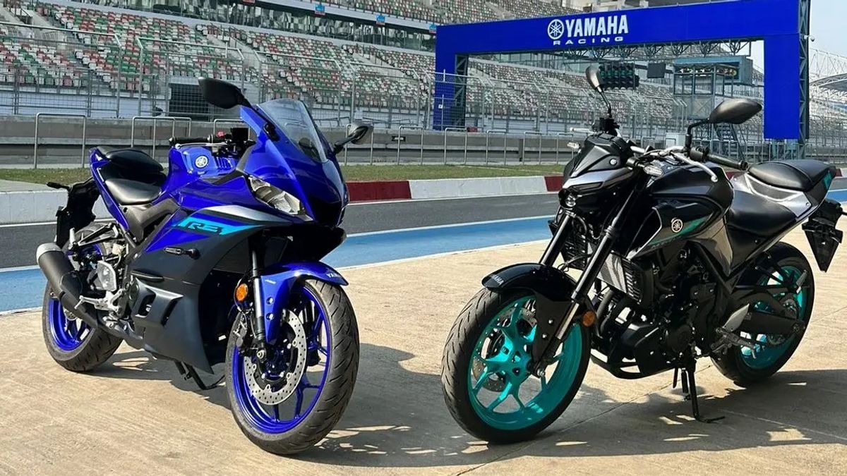 For The First Time MT-03 Launched In India Accompanied By Yamaha R3