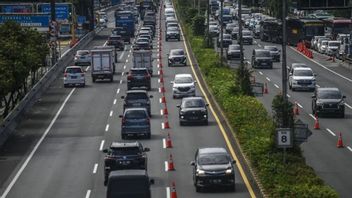 Volume Kendaraan Meningkat, Jasa Marga Terapkan Contraflow Tol Japek KM 55-70