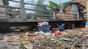 <i>Duh</i> Sampah Menumpuk di Proyek Sodetan Kali Klender, Pemkot Bakal Kerja Bakti