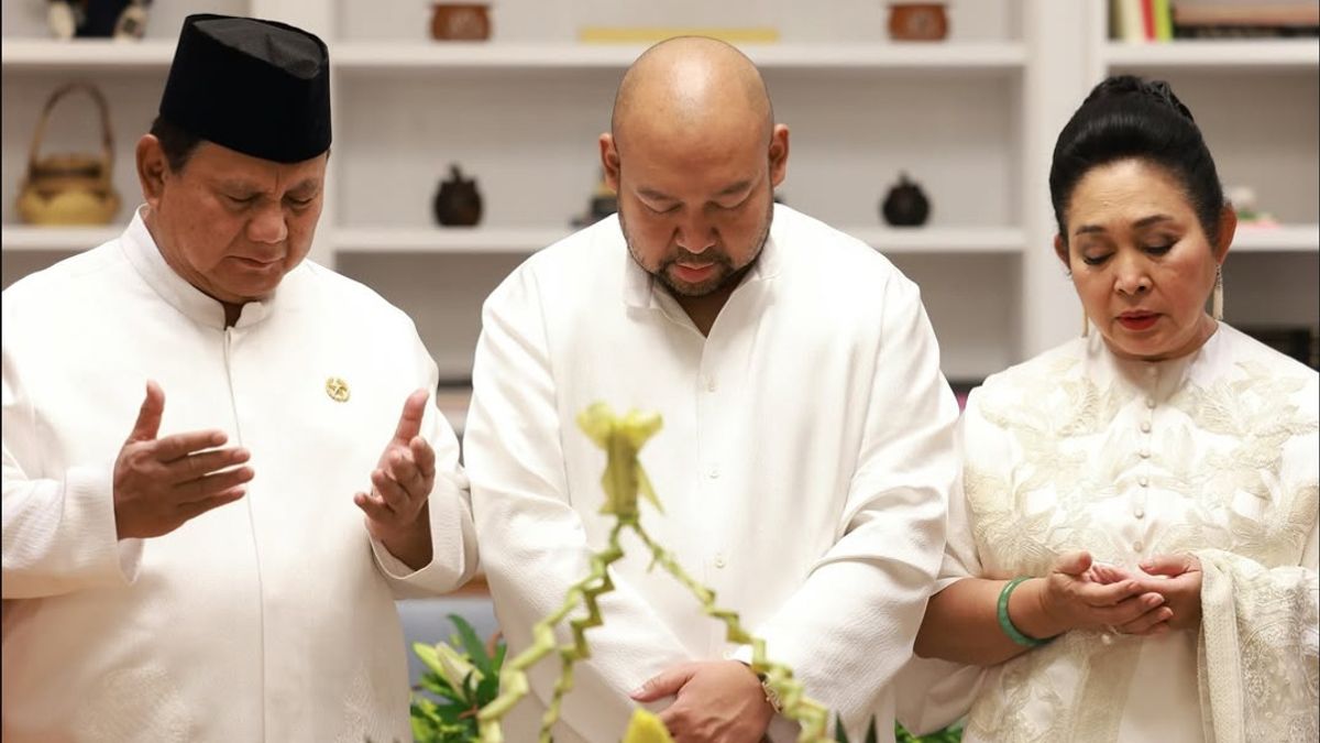 Prabowo Sibianto's Unique Way to Celebrate Titiek Soeharto's 67th Birthday