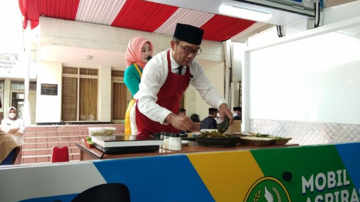 Ridwan Kamil's Red Clemek And Jengkol Seasoning Concoction From Bung Karno's Book 'Mustikarasa'
