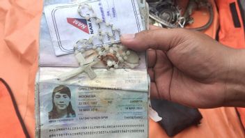 Rosary Necklace And SJ 182 Sriwijaya Air Passenger Ring, Grislend Gloria Found By Kopaska