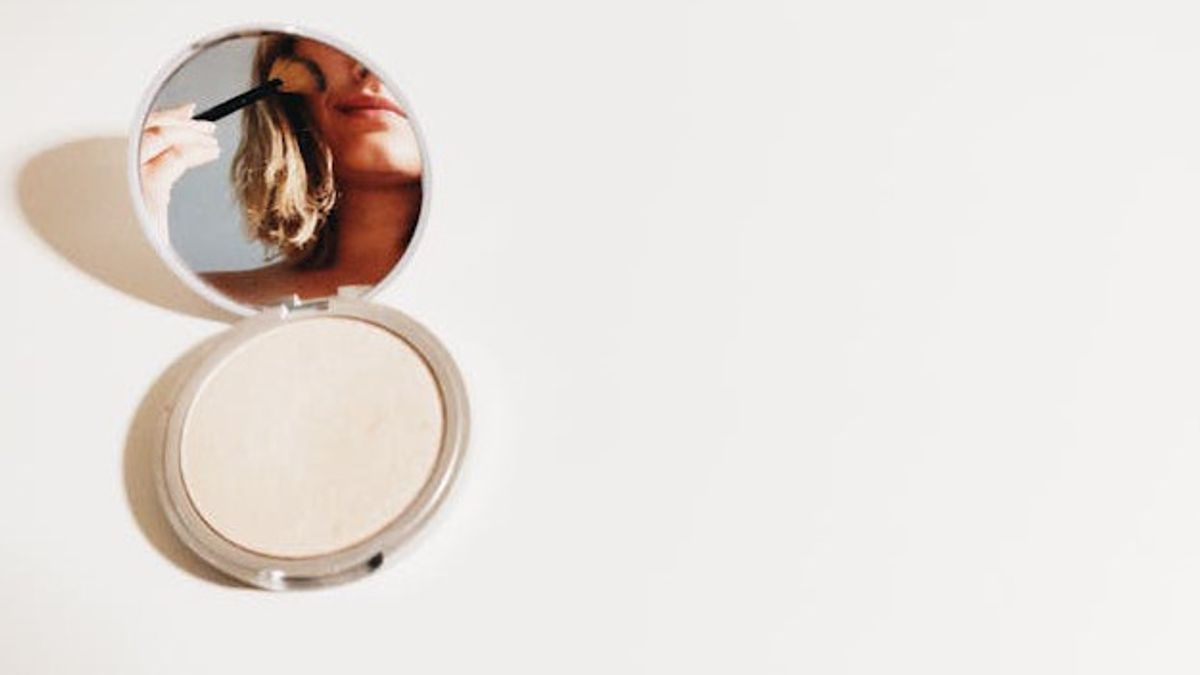 Compact Powder Or Loose Powder, Tips For Choosing Bedaxes According To Skin Conditions