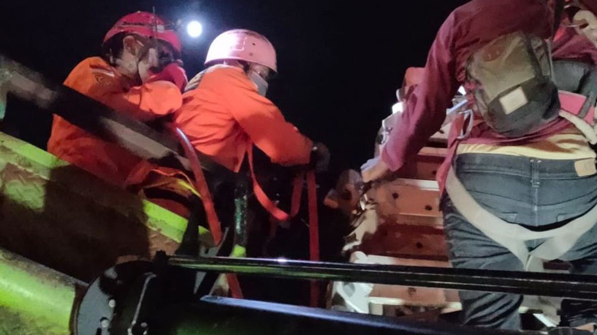 Seorang Pekerja Terjepit Tower di Bali Selama 4 Jam, Tim Sar Berhasil Mengevakuasi