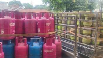 Hundreds Of Gas Tubes 3 Kg Belonging To The Poor Were Selected 6 Gas Tubes More Than 12 Kg