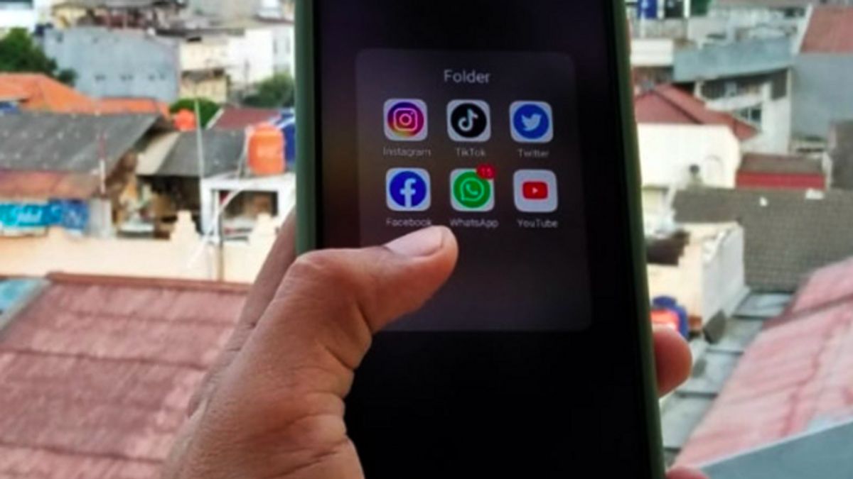 تجنب القلق بشأن الإدارة الذاتية في عصر وسائل التواصل الاجتماعي