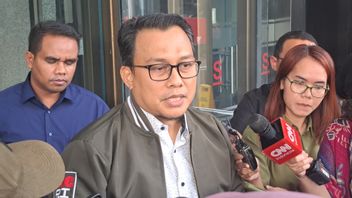لامونغان - تلبى الرئيس السابق ل Lamongan DPRD نداء KPK بشأن الفساد في تطوير مكتب حكومة ريجنسي 2017-2019