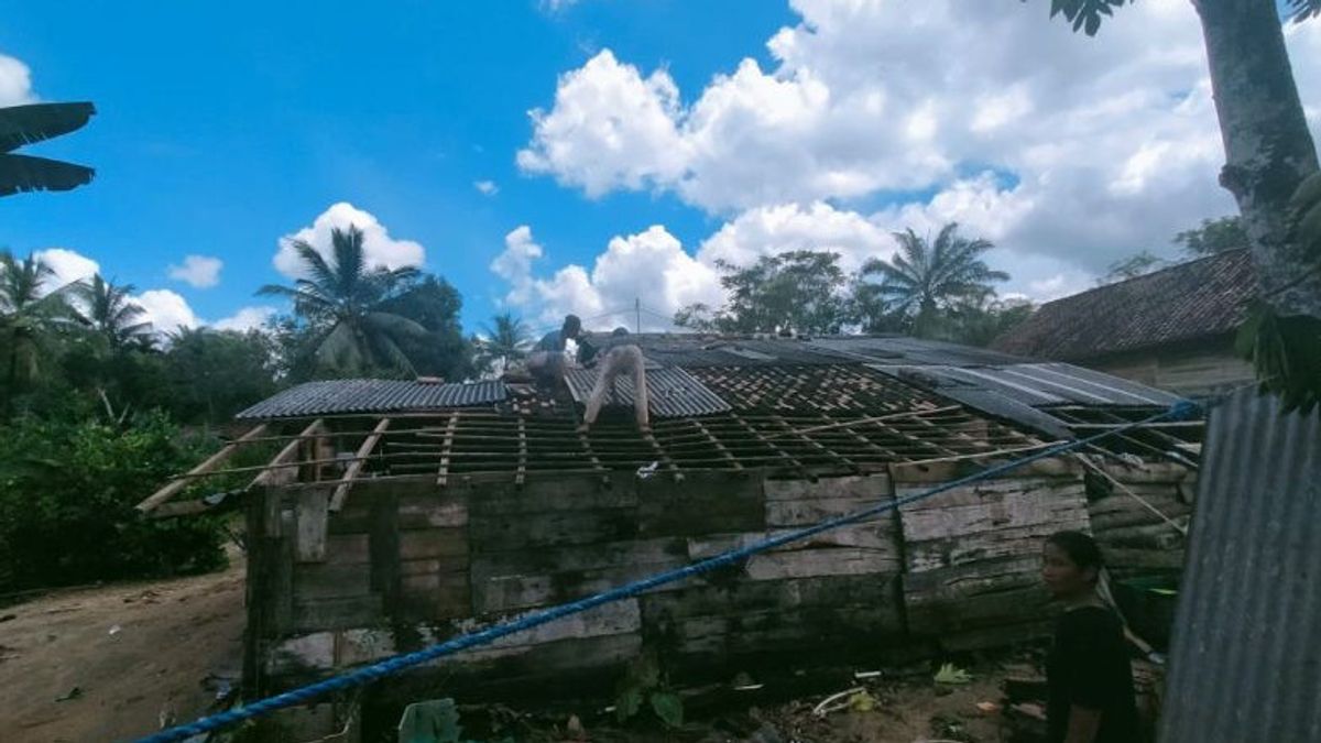 竜巻で大きな被害を受けたOKUの5人の家