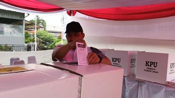 Kakanwil Kemenkumham DKI Jakarta Ikut Nyoblos 2024年选举在Cipinang 1级特别投票站