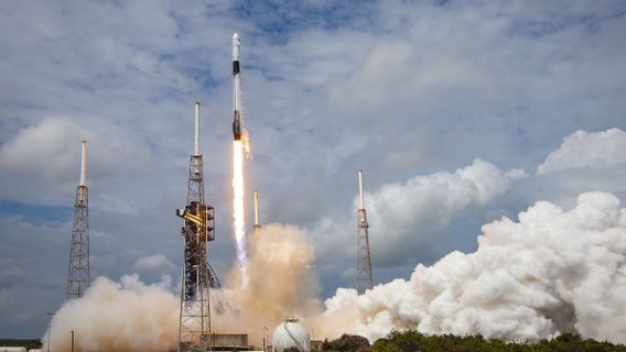 Terjadi Malfungsi Saat Peluncuran, FAA Larang Roket Falcon 9 untuk Terbang 