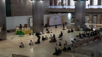 مناهضة التيار الرئيسي حكومة بيكاسي، دعوة الناس للصلاة الجماعة الإسلامية