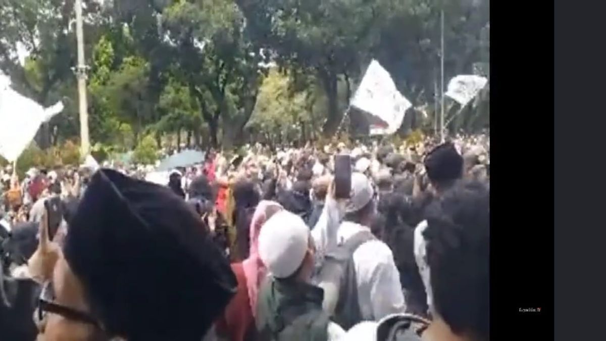 Abu Janda Tunjuk Hidung Aksi Demo 'Bela Islam' PA 212 Besok: Sudah Cukup Ahok Korban Politisasi Pasal! 