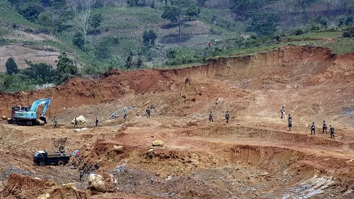 Tindak Penambangan Tanah  Ilegal di Pati dan Blora, Polisi Amankan 1 Orang dan Ekskavator 