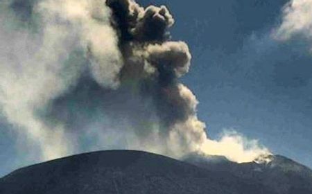 Gunung Ili Lewotolok di Lembata NTT Meletus, Masyarakat Sekitar Diminta Waspada