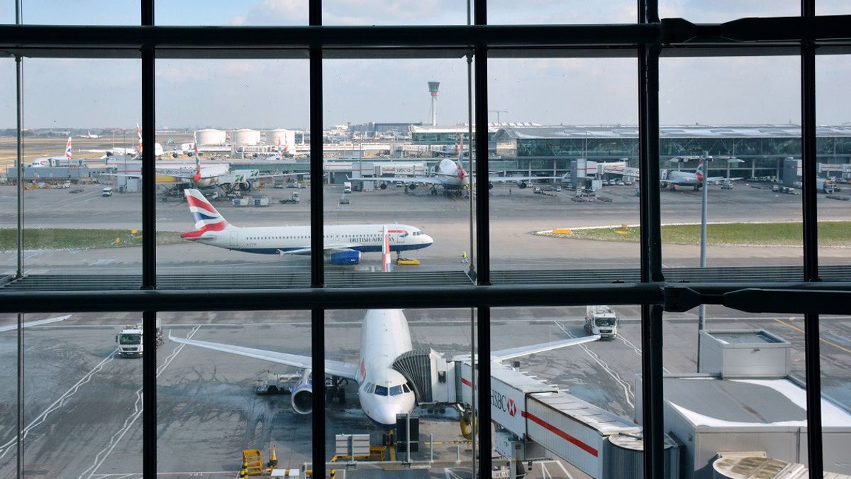 伦敦希思罗机场将乘客限制延长至10月