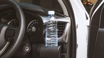 8 Things Not To Leave In A Car, Water Bottles Ever?