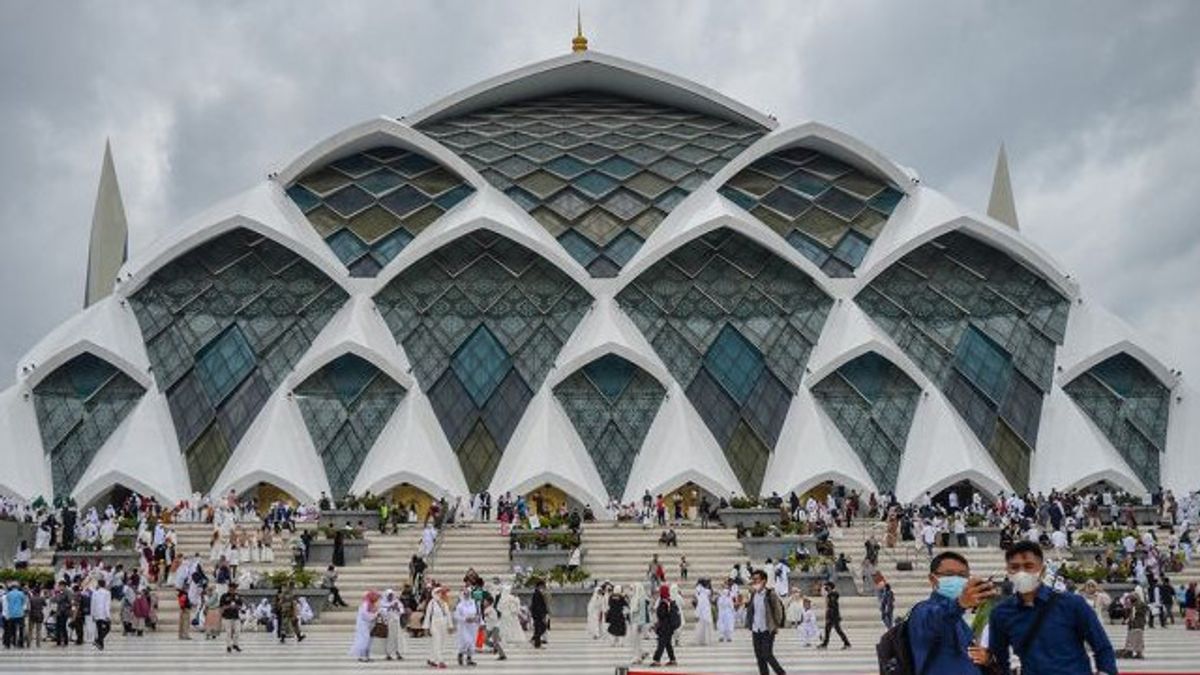 Segala Hal yang Perlu Kamu Tahu Kalau Mau Datang ke Masjid Raya Al Jabbar Bandung