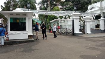 Aftermath Of Terror Act, Jokowi’s House Security Resserré, Il Ya Des Patrouilles à Pied Et Motos