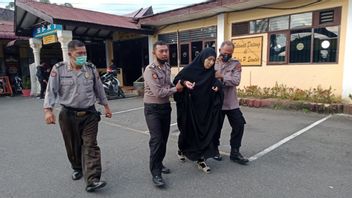 Woman In Pematangsiantar Collises Police Station, Denny Siregar: Kandrunwati What Are You Trying To Do? He Thinks Batman?