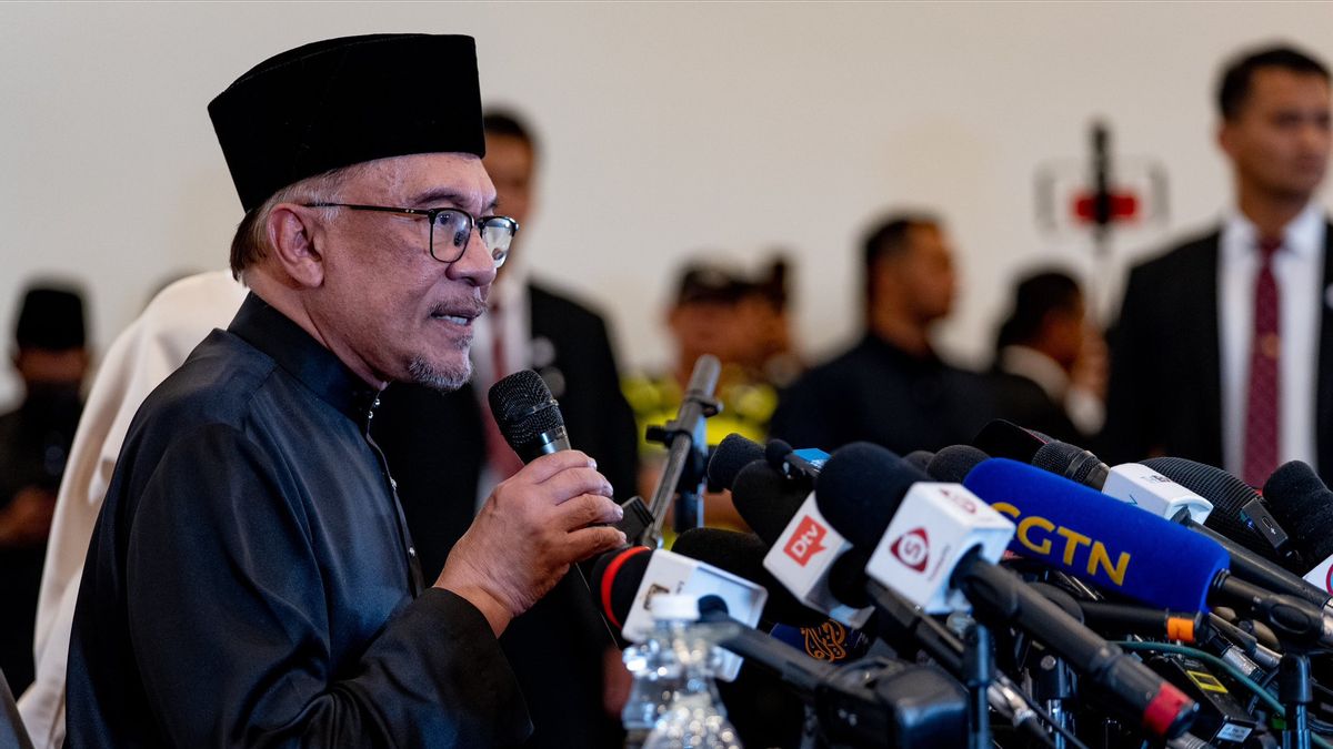 Kabinetnya Bakal Ramping dan Gaji Menteri Lebih Kecil, PM Anwar Ibrahim: Prioritas Rakyat