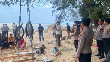  Aparat Sita 4 Ponton Terkait Penambangan Liar Biji Timah di Teluk Inggris Bangka Barat