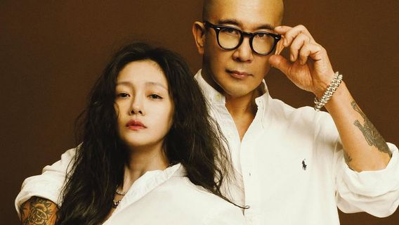 Lima Bulan Ditinggal, DJ Koo Duduk Tiap Hari di Makam Barbie Hsu