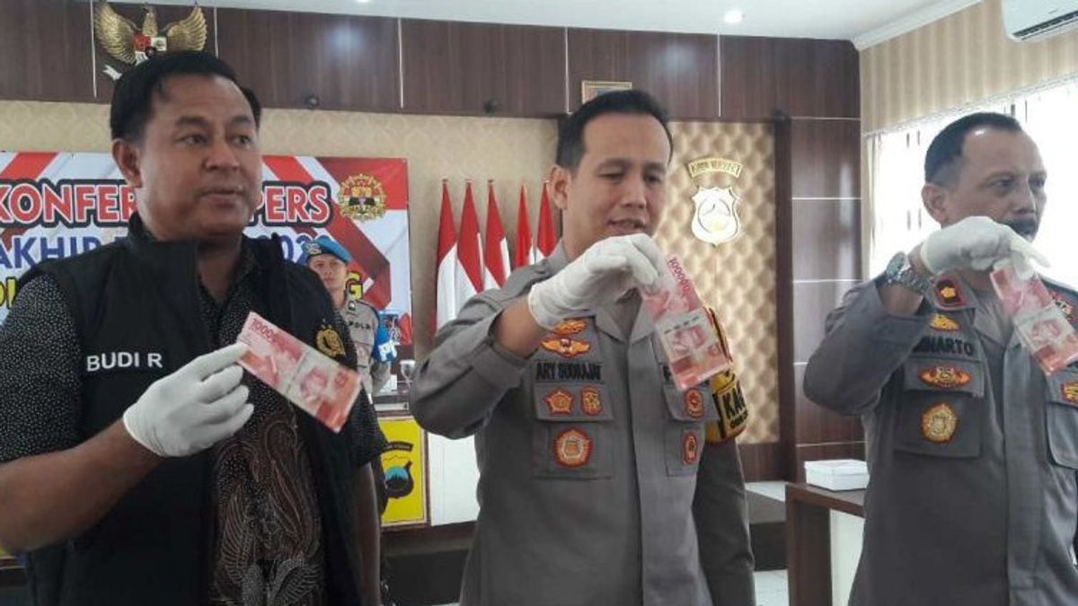 2 Counterfeit Money Dealers Arrested In Ex-Pandi Mill Warehouse In Temanggung