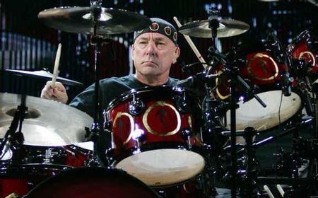 Neil Peart Bukan Cuma Milik Dunia Musik