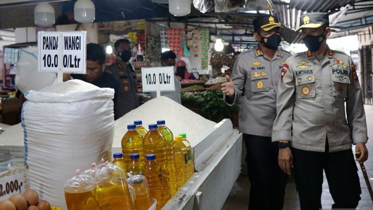 Jelang Ramadan Kapolda Gorontalo Sidak Ketersediaan Minyak Goreng di Pasar