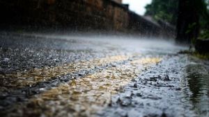 BMKG Prediksikan Hujan Sedang hingga Lebat Jelang Natal di Sebagian Wilayah Indonesia