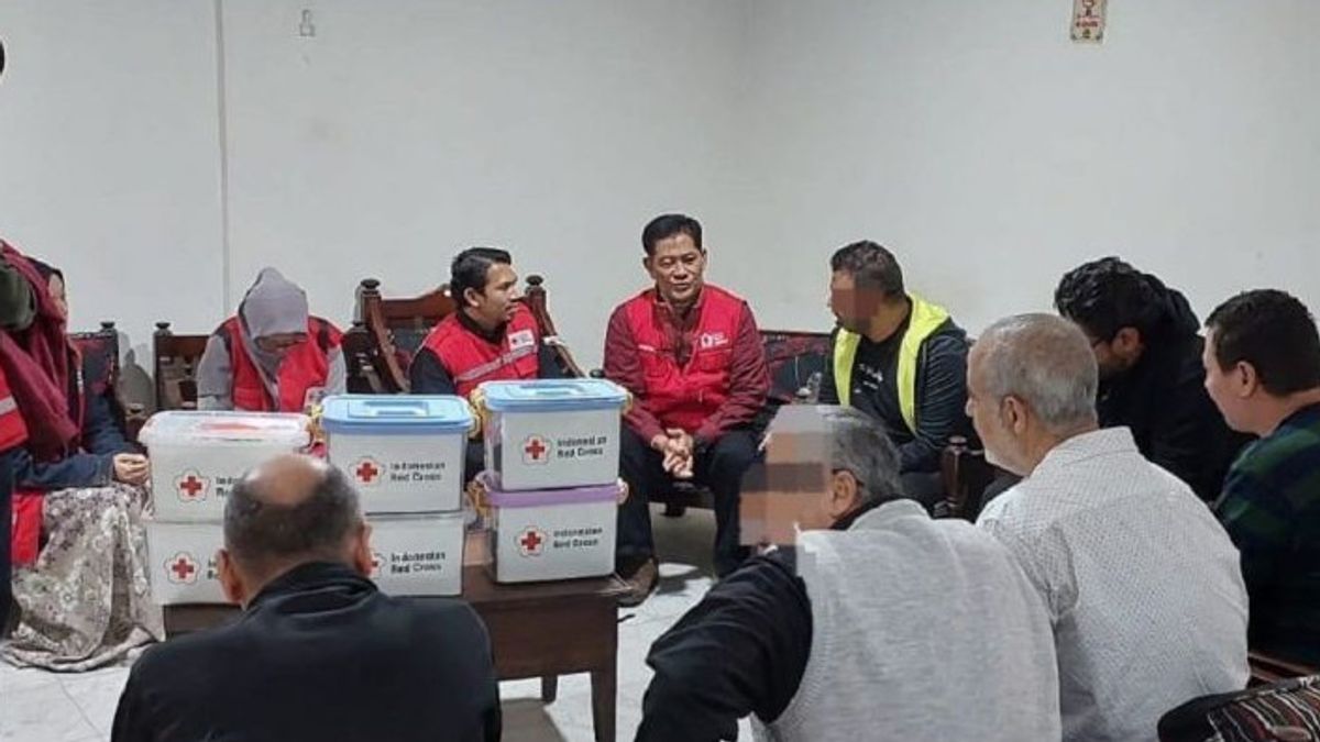 インドネシア赤十字社がカイロのガザ難民に清掃パッケージを送る