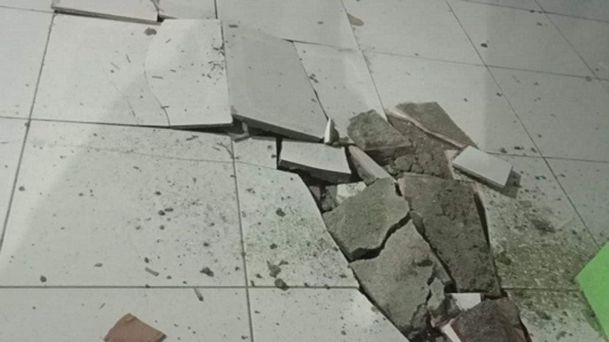 Magnitude 7.1 Earthquake In North Sulawesi, Mala Talaud Hospital Floor Broke