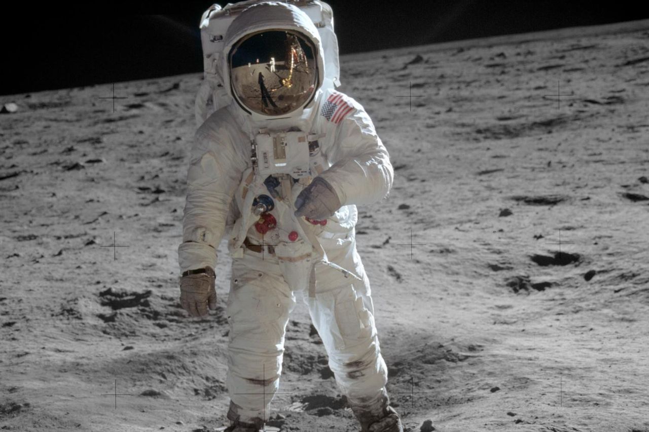 新品 宇宙飛行士 アストロノーツ 薔薇 薔薇 月面着陸 アポロ計画 白 ロンT
