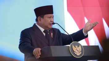 今日、プラボウォはスカルノハッタ空港でインドネシアのハッジ者を出発させます