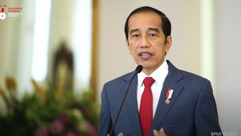 Jokowi ke Penerima BPUM: <i>Lockdown</i> Belum Jamin Permasalahan Selesai