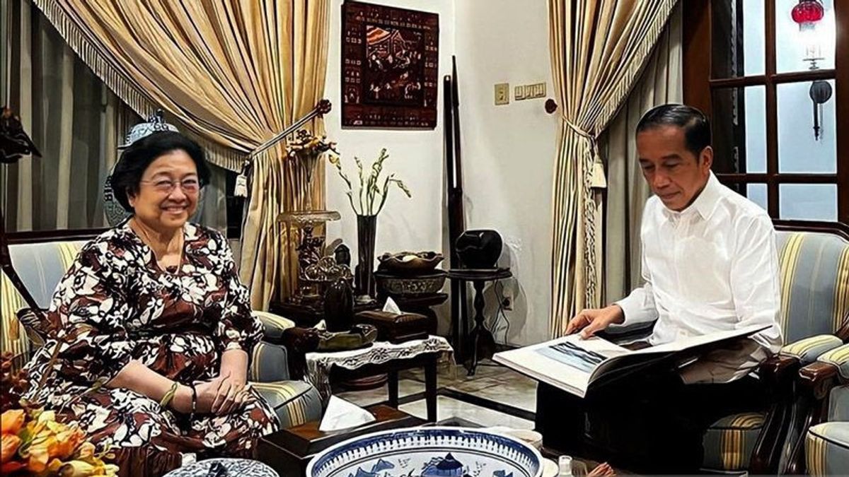 关于Tjahjo Kumolo的替代者，Megawati在宫殿向Jokowi提交了她的名字