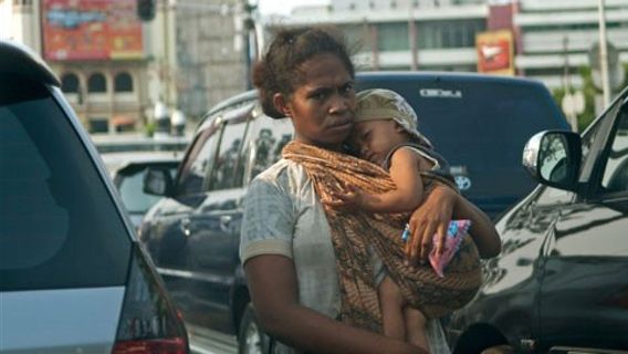 Social Minister Urges Not To Give Money To Beggars In Today's Memory, 27 August 2010