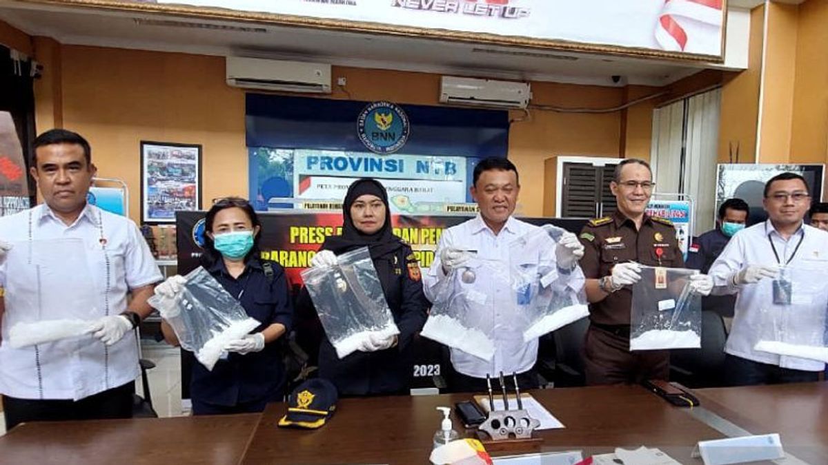 BNNP NTB Musnahkan 640,9 Gram Sabu Asal Medan dan Sita Uang Tunai Rp140 Juta dari Tersangka