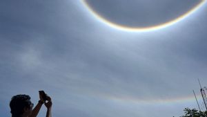 Langit Batam Berhias Cincin Pelangi, BMKG: Fenomena Halo, Bukan Tanda Bahaya